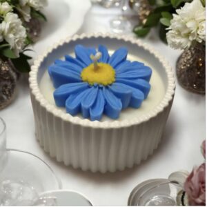 ✨ Vela Artesanal Flor Azul y Amarilla