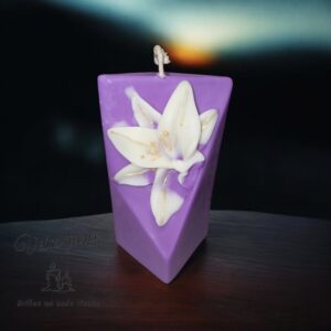 ✨ Vela Misterio Violeta Flor