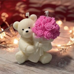 Vela Oso con ramo de flores